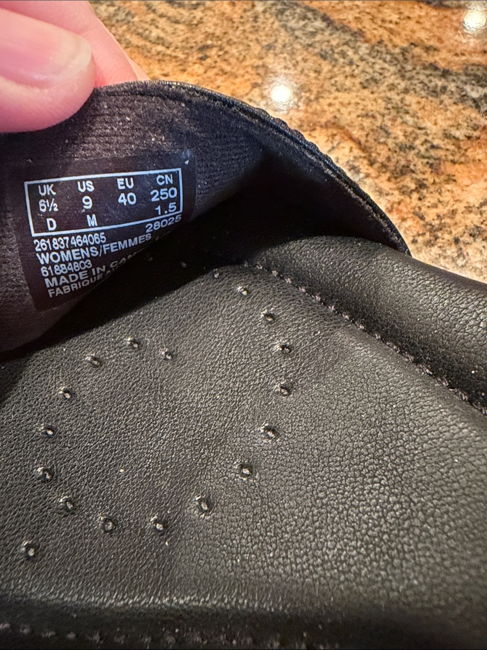 Clarks Black Open-Toe Ankle-Strap Sandals Size 9 - Picture 3 of 6